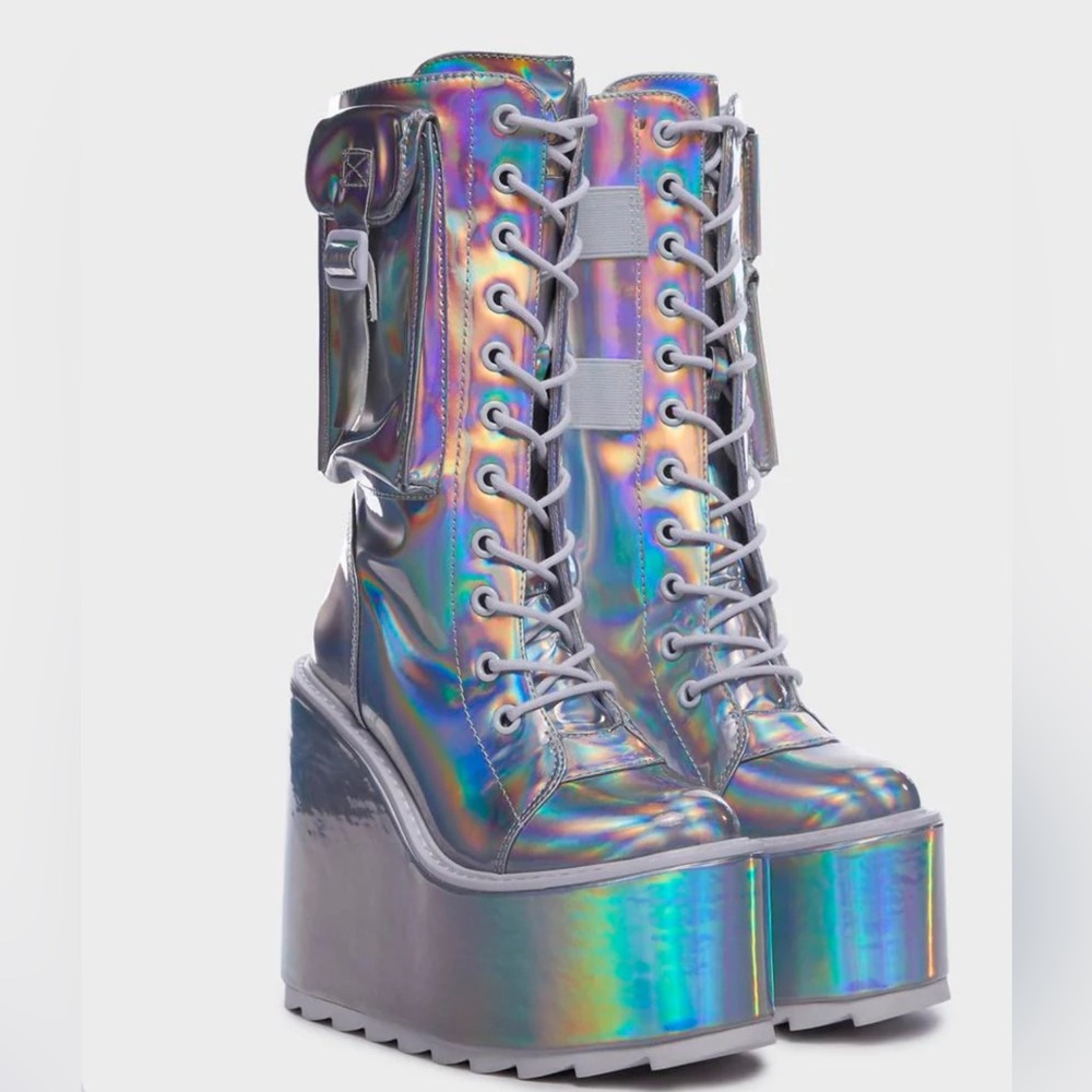SILVER HOLOGRAM DUNE DESERT PLATFORM BOOTS by Y.R.U.